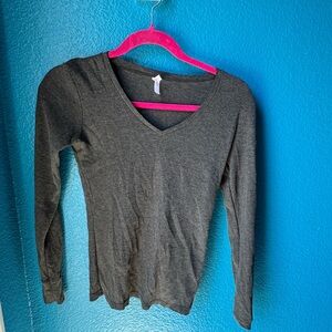 Classic Gray V-Neck Long Sleeve Top